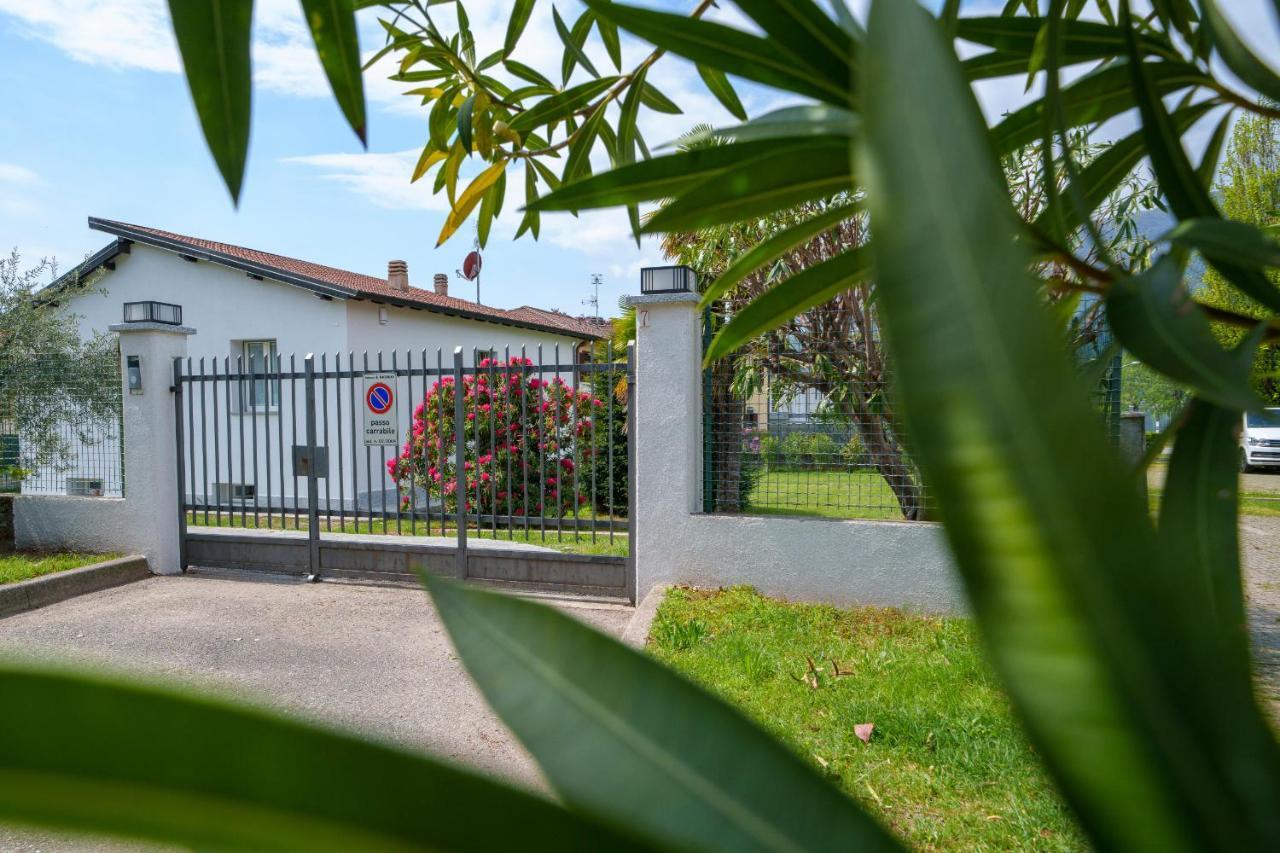 Casa Vacanza Acqua Dolce Maccagno Exteriör bild