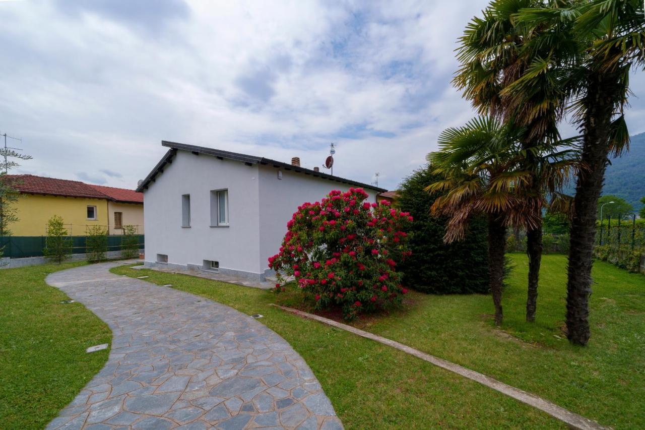 Casa Vacanza Acqua Dolce Maccagno Exteriör bild